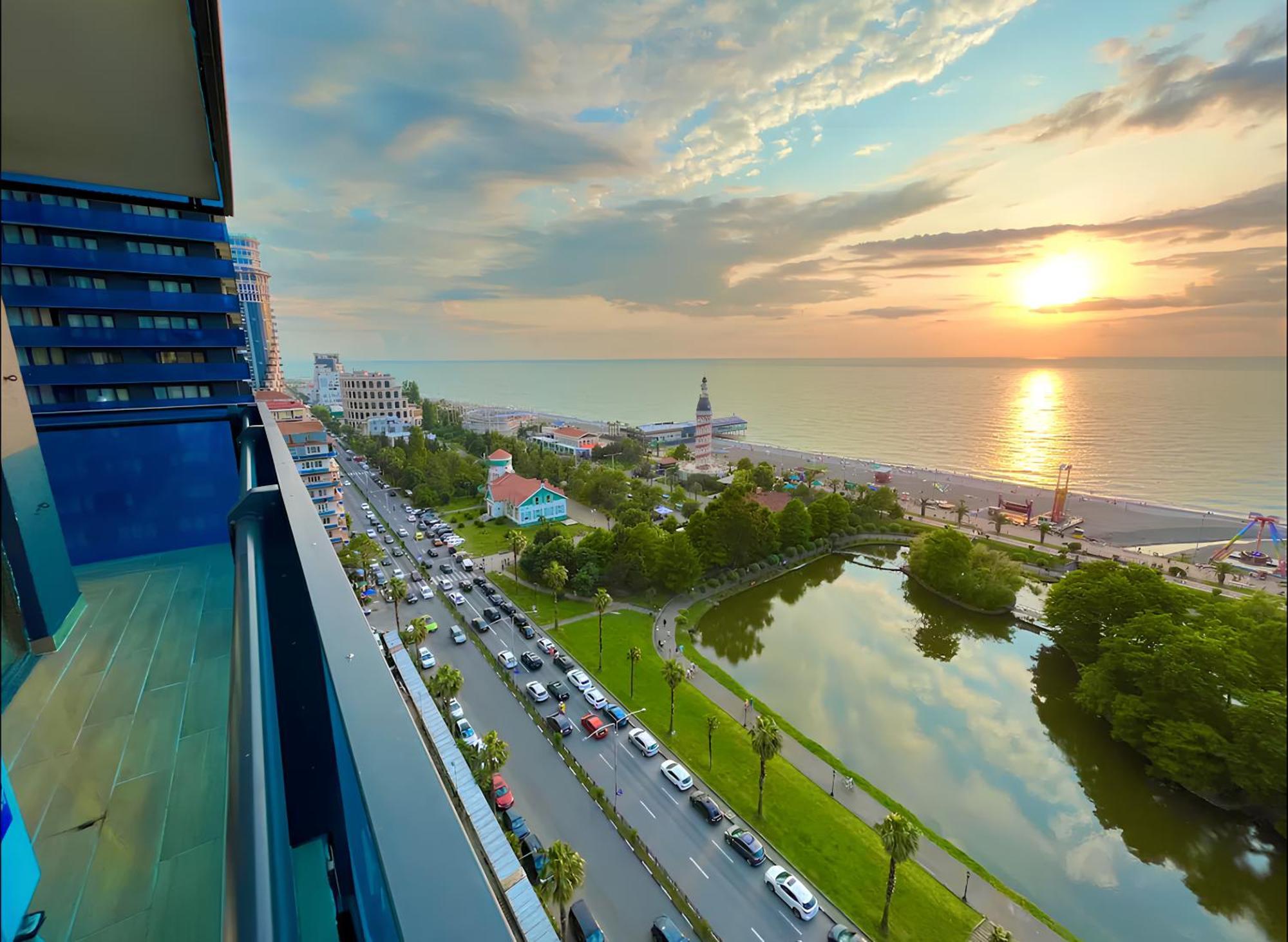 Panorama Orbi Beach Resort Center Suite Батумі Екстер'єр фото