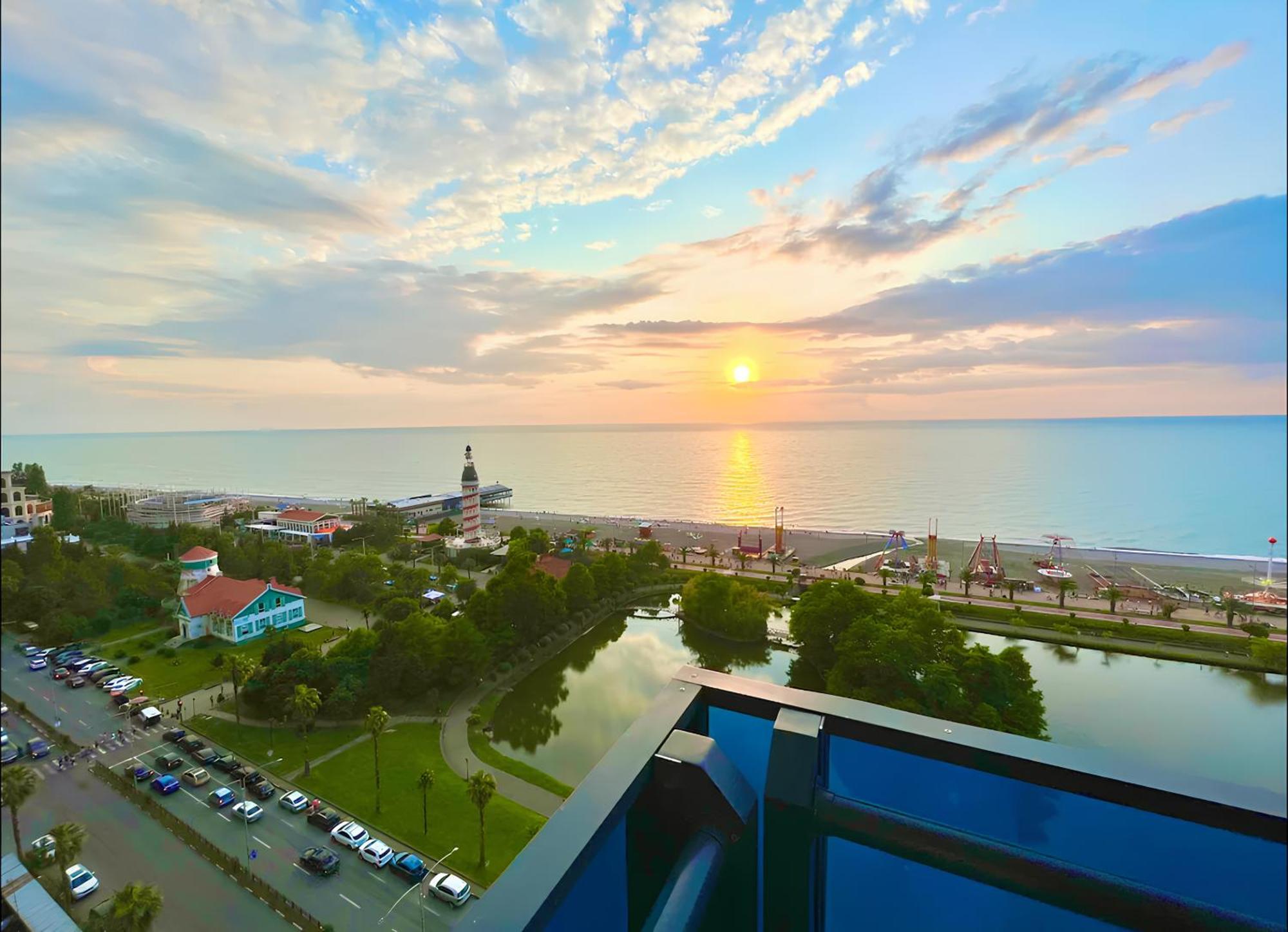 Panorama Orbi Beach Resort Center Suite Батумі Екстер'єр фото